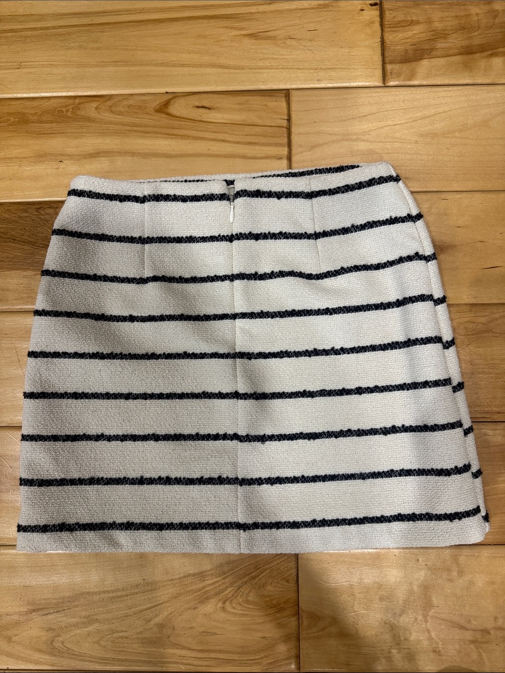 H&M Striped White and Black Boucle Mini Skirt - Picture 3 of 3